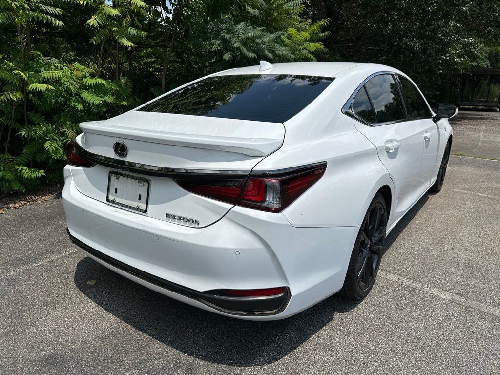 2024 Lexus ES 300h F SPORT Handling