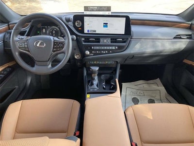2025 Lexus ES 300h 300h