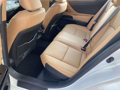 2025 Lexus ES 300h 300h