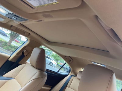 2022 Lexus ES 300h 300h