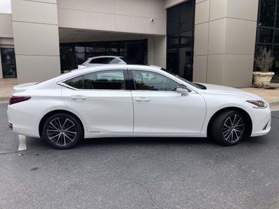 2022 Lexus ES 300h 300h