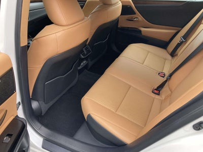 2022 Lexus ES 300h 300h