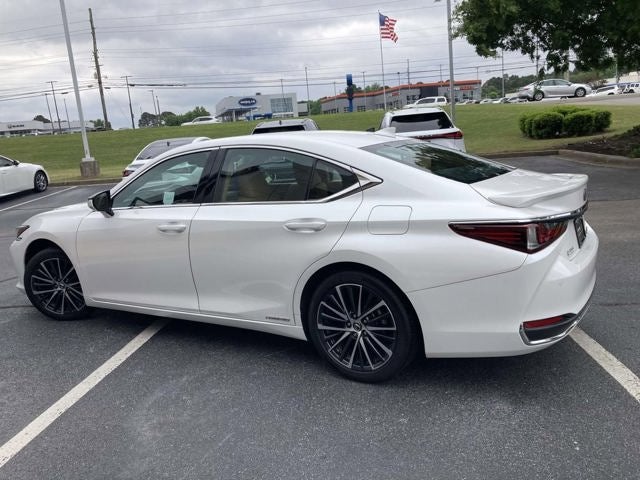 2022 Lexus ES 300h 300h