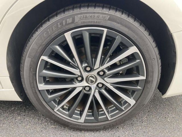 2022 Lexus ES 300h 300h