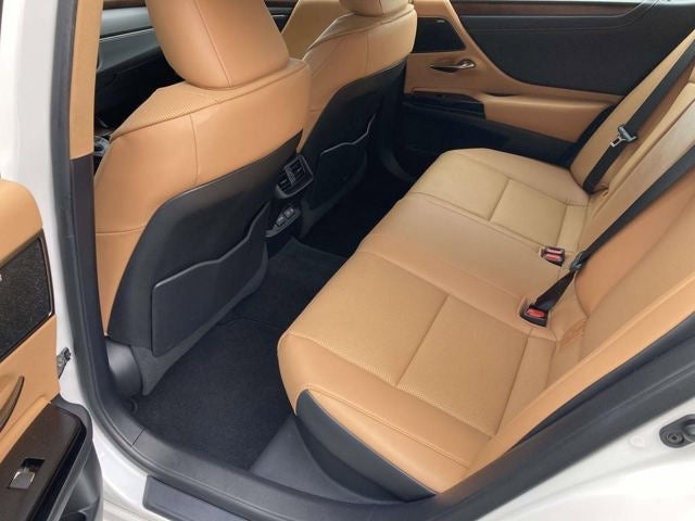 2022 Lexus ES 300h 300h