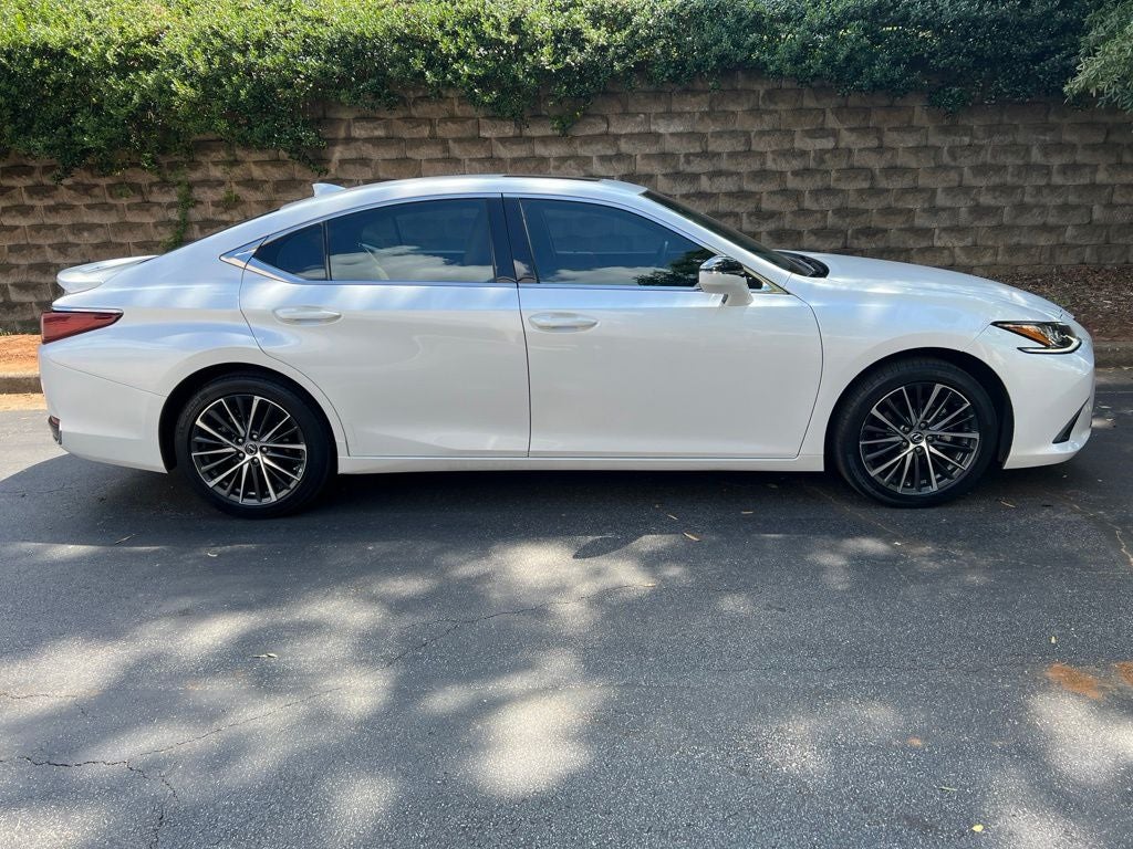 2023 Lexus ES 300h 300h