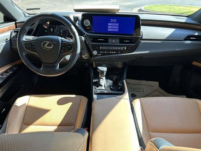 2023 Lexus ES 300h 300h