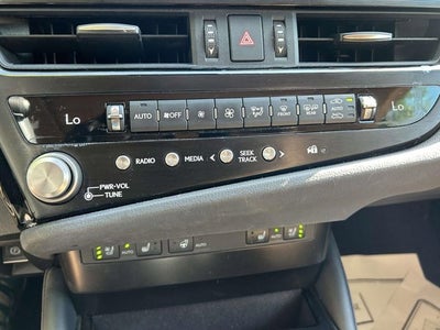 2023 Lexus ES 300h 300h