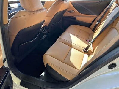 2023 Lexus ES 300h 300h