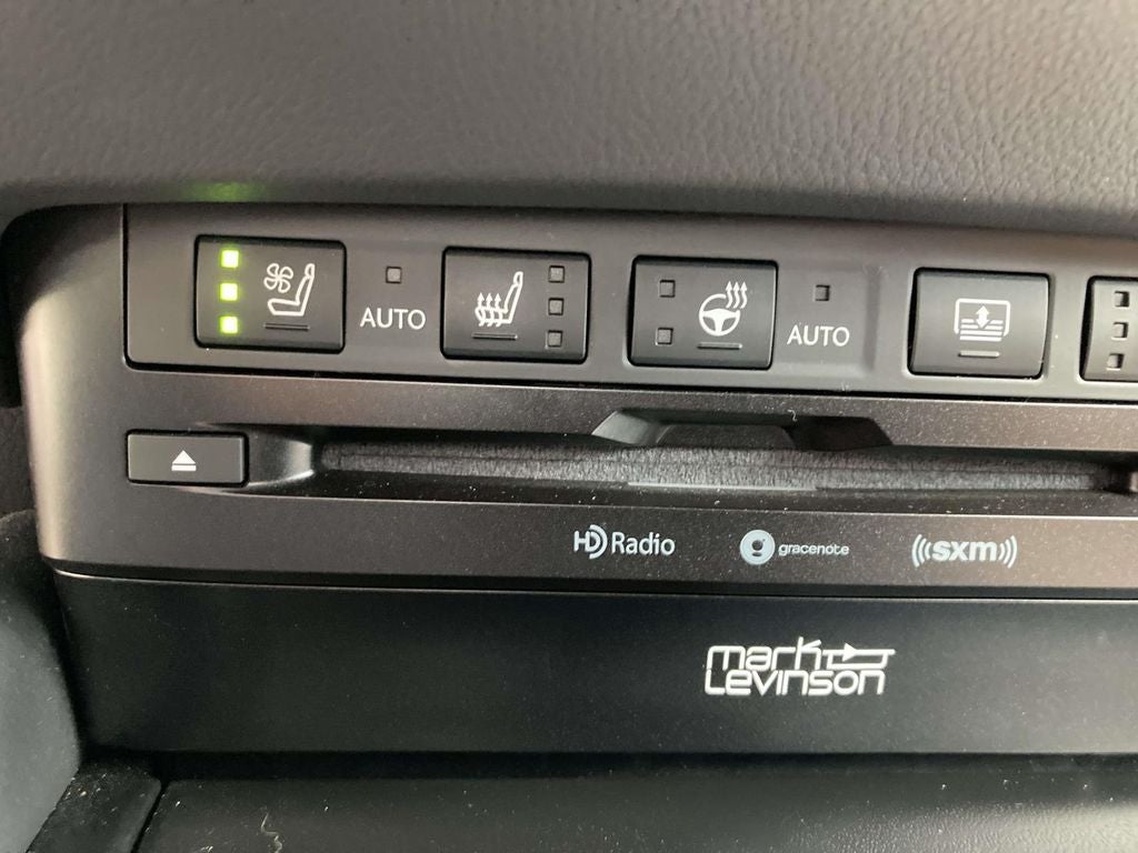 2022 Lexus ES 300h Ultra Luxury