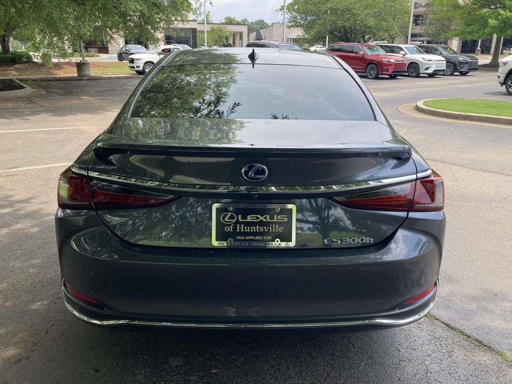 2022 Lexus ES 300h Ultra Luxury