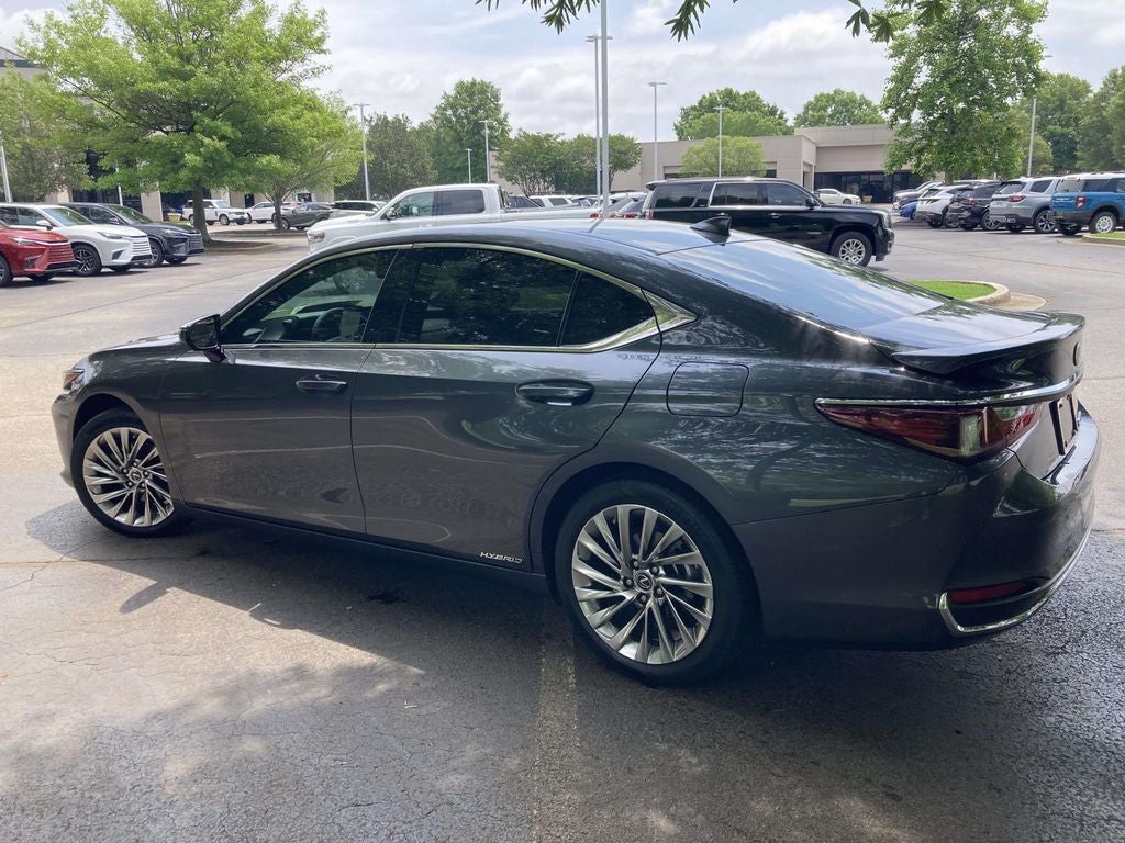 2022 Lexus ES 300h Ultra Luxury