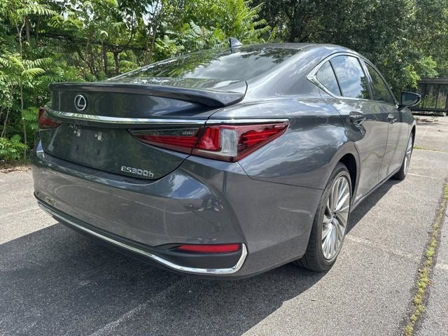 2022 Lexus ES 300h Ultra Luxury