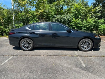 2024 Lexus ES 300h Ultra Luxury