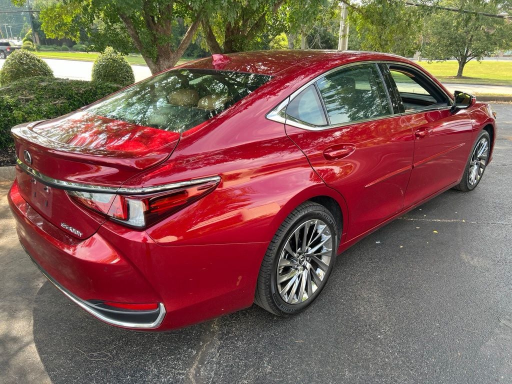 2025 Lexus ES 300h Ultra Luxury