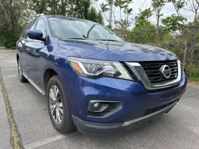 2018 Nissan Pathfinder SV