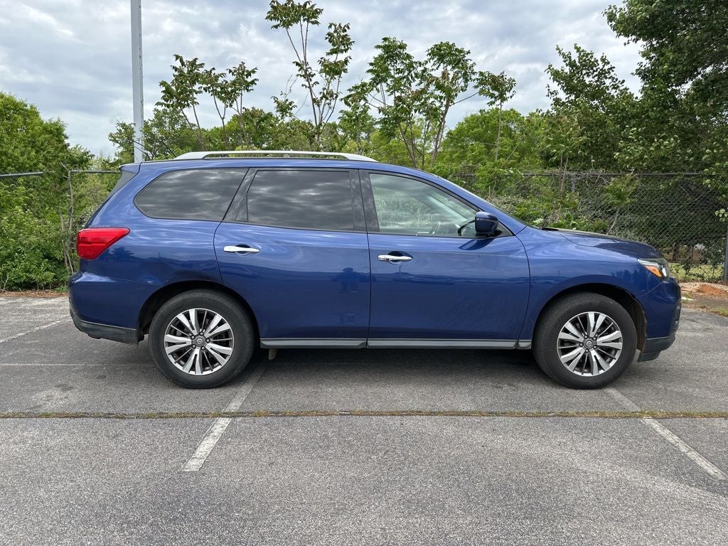 2018 Nissan Pathfinder SV