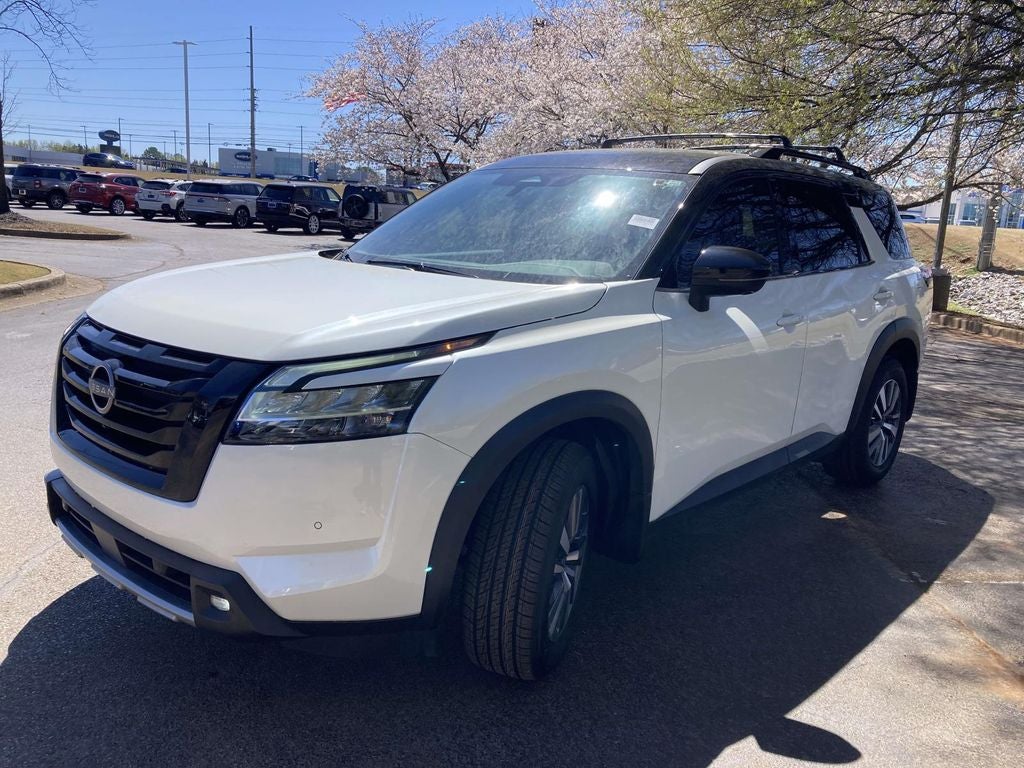 2023 Nissan Pathfinder SL