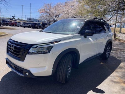 2023 Nissan Pathfinder SL