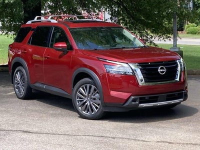 2024 Nissan Pathfinder SL