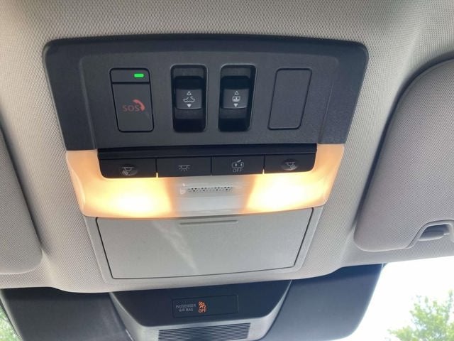 2024 Nissan Pathfinder SL