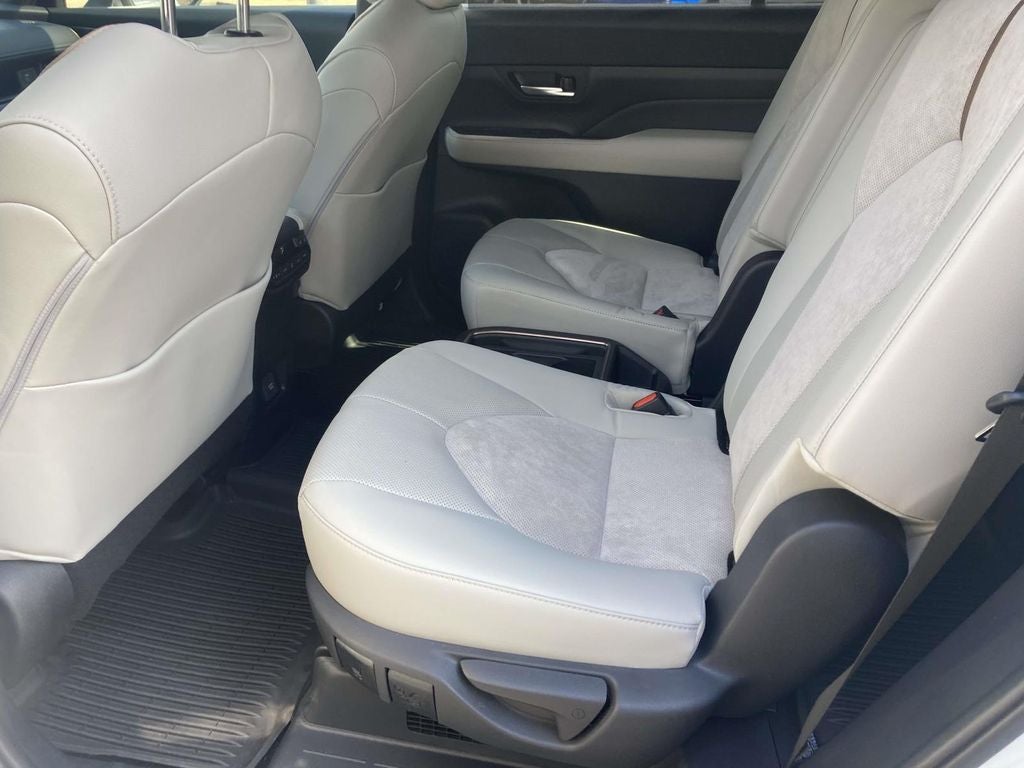 2025 Toyota Grand Highlander Hybrid MAX Platinum