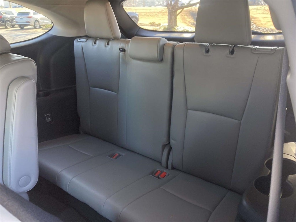 2023 Toyota Highlander Hybrid Platinum