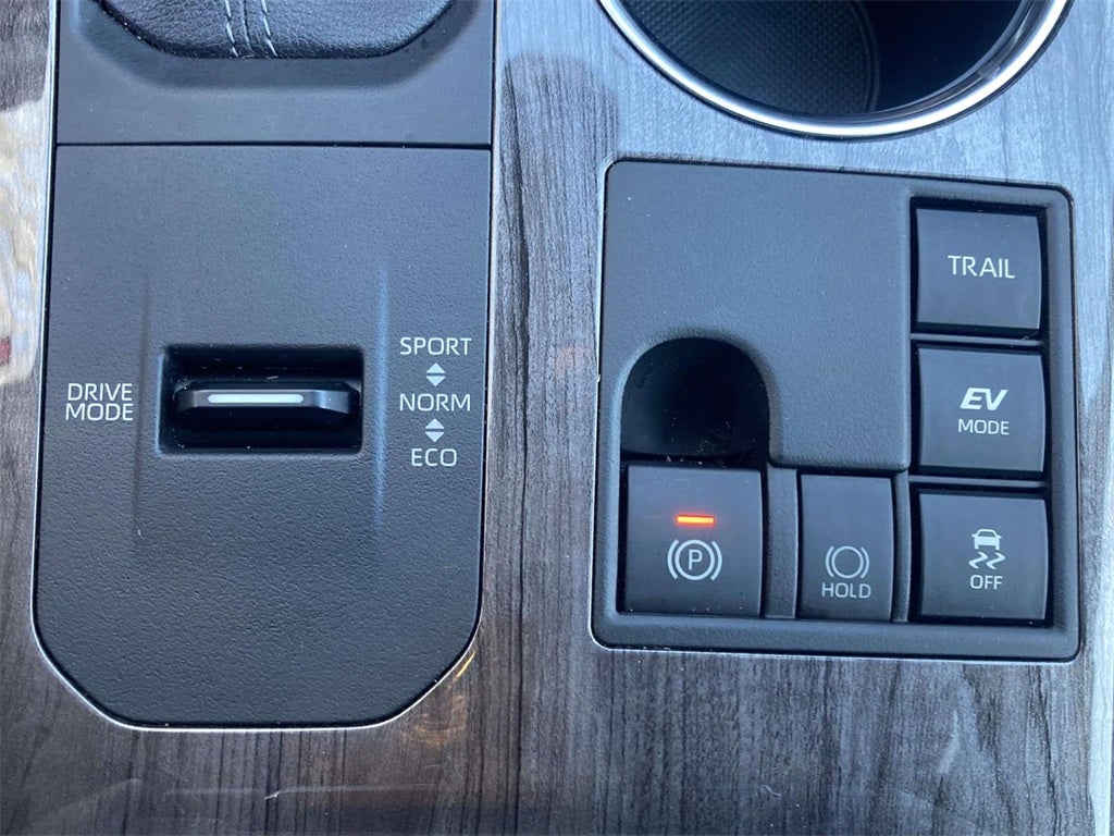 2023 Toyota Highlander Hybrid Platinum