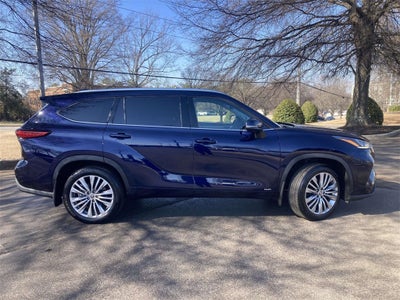 2023 Toyota Highlander Hybrid Platinum