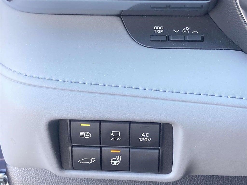 2023 Toyota Highlander Hybrid Platinum