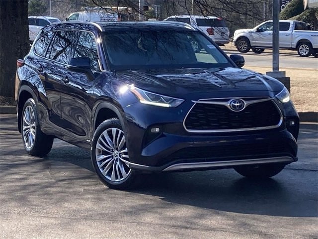2023 Toyota Highlander Hybrid Platinum