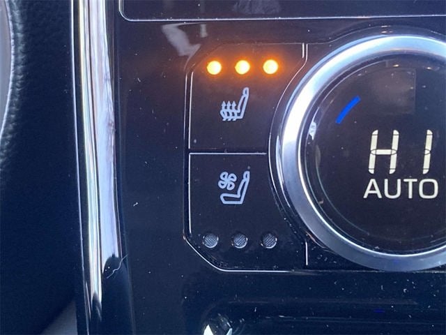 2023 Toyota Highlander Hybrid Platinum