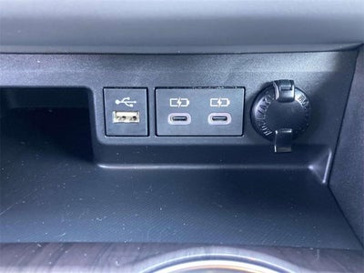 2023 Toyota Highlander Hybrid Platinum