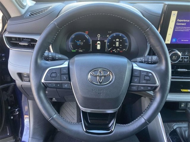 2023 Toyota Highlander Hybrid Platinum
