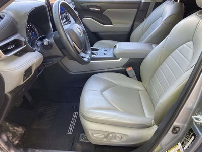 2023 Toyota Highlander Hybrid XLE