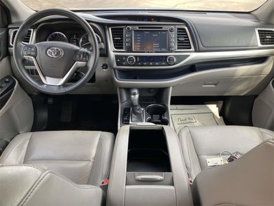 2016 Toyota Highlander XLE V6