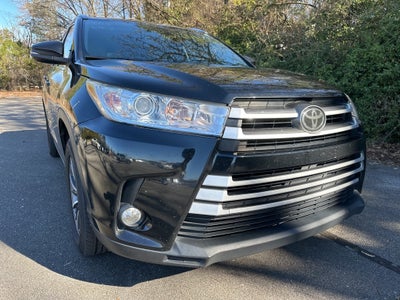 2017 Toyota Highlander SE