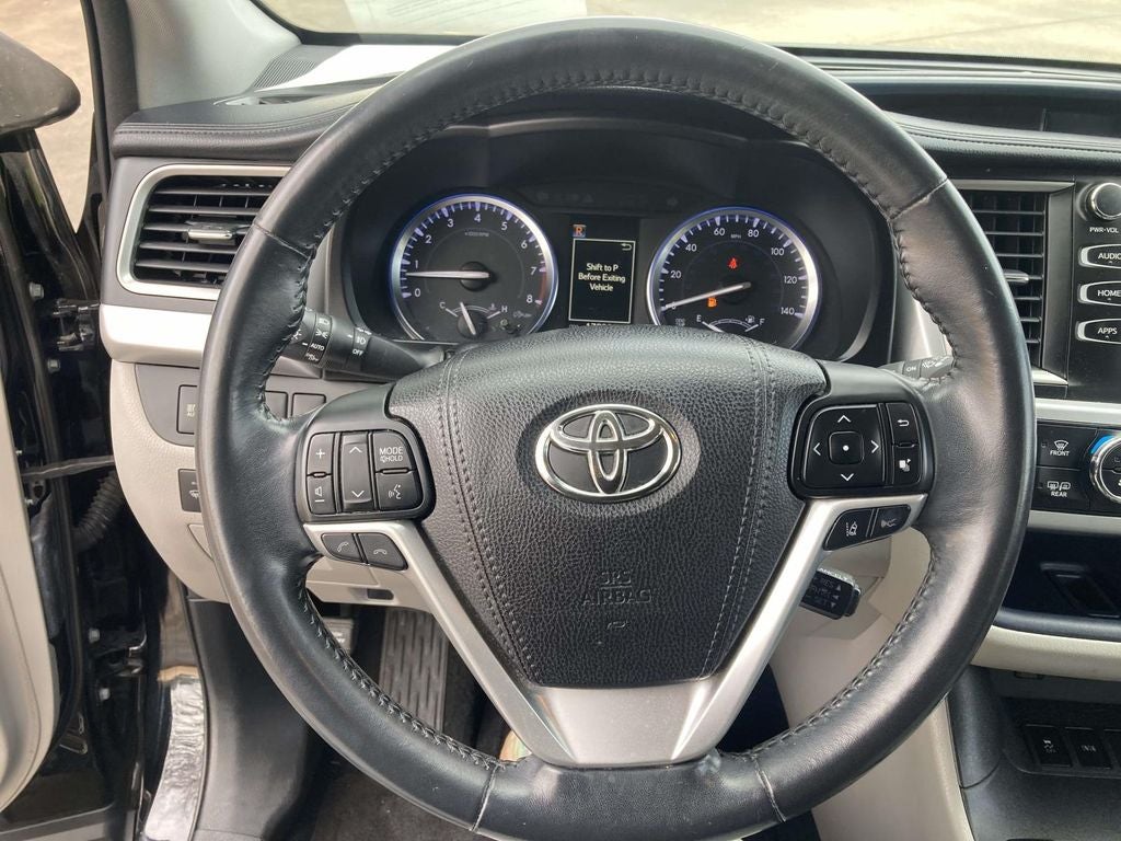 2017 Toyota Highlander SE