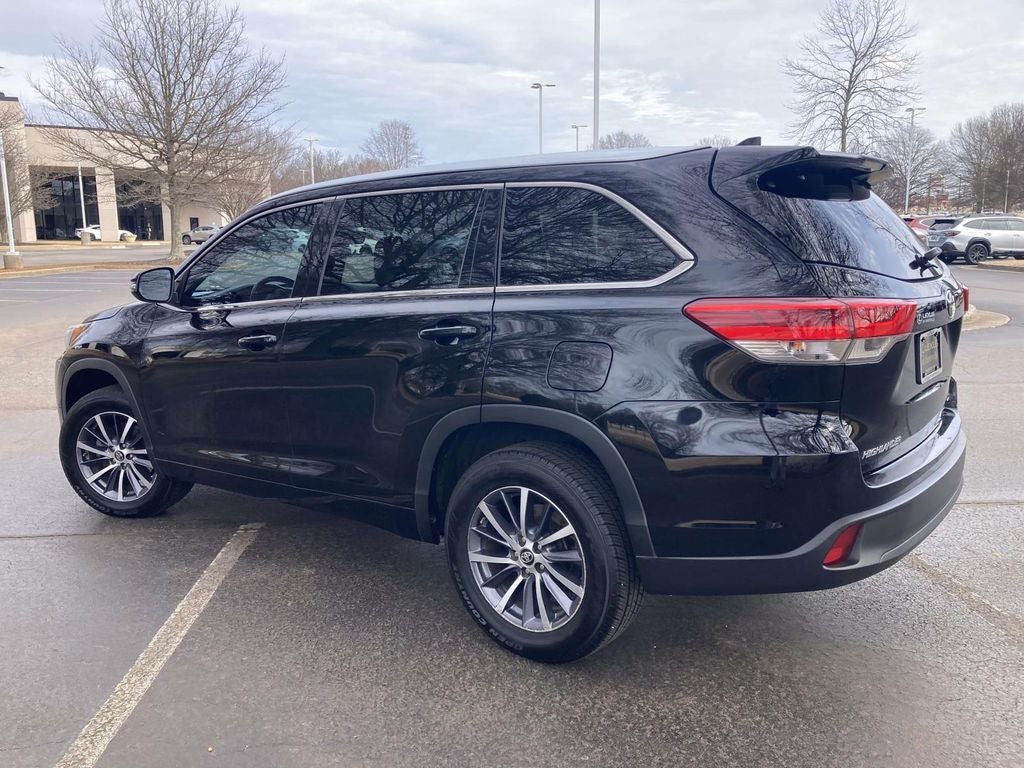 2017 Toyota Highlander SE