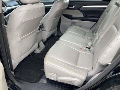 2017 Toyota Highlander SE