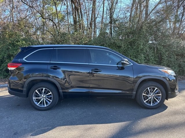 2017 Toyota Highlander SE