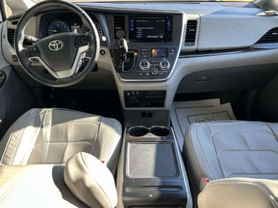 2016 Toyota Sienna XLE Premium 8 Passenger