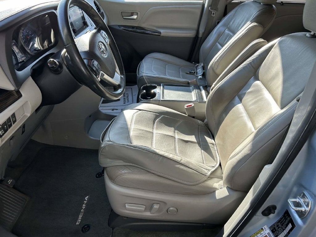 2016 Toyota Sienna XLE Premium 8 Passenger