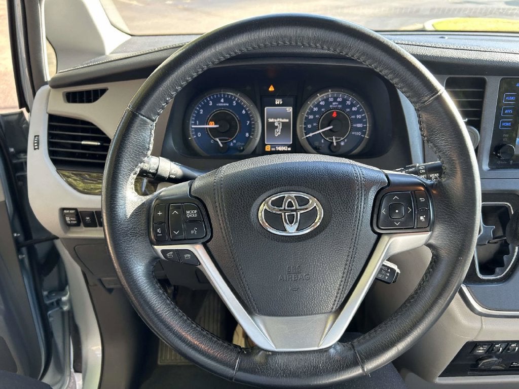 2016 Toyota Sienna XLE Premium 8 Passenger