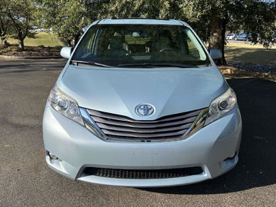 2016 Toyota Sienna XLE Premium 8 Passenger