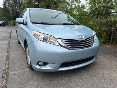 2016 Toyota Sienna XLE Premium 8 Passenger