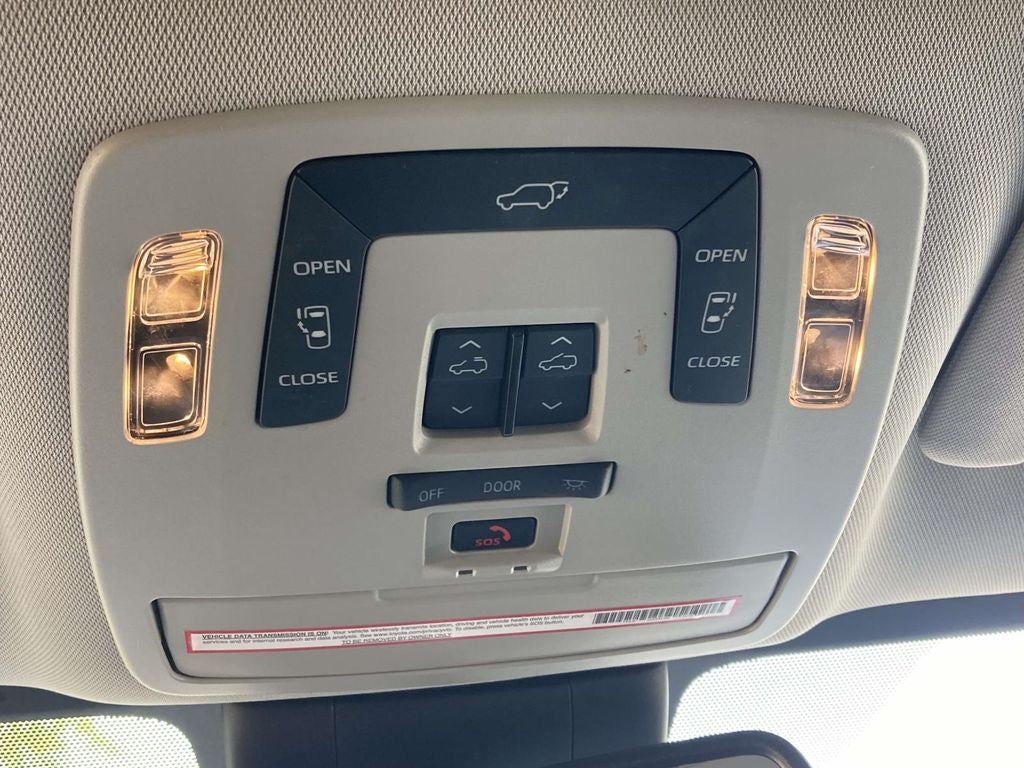 2023 Toyota Sienna XLE 8 Passenger