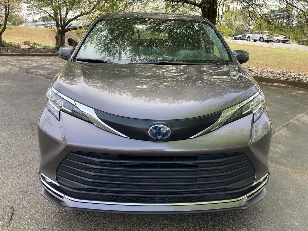 2023 Toyota Sienna XLE 8 Passenger