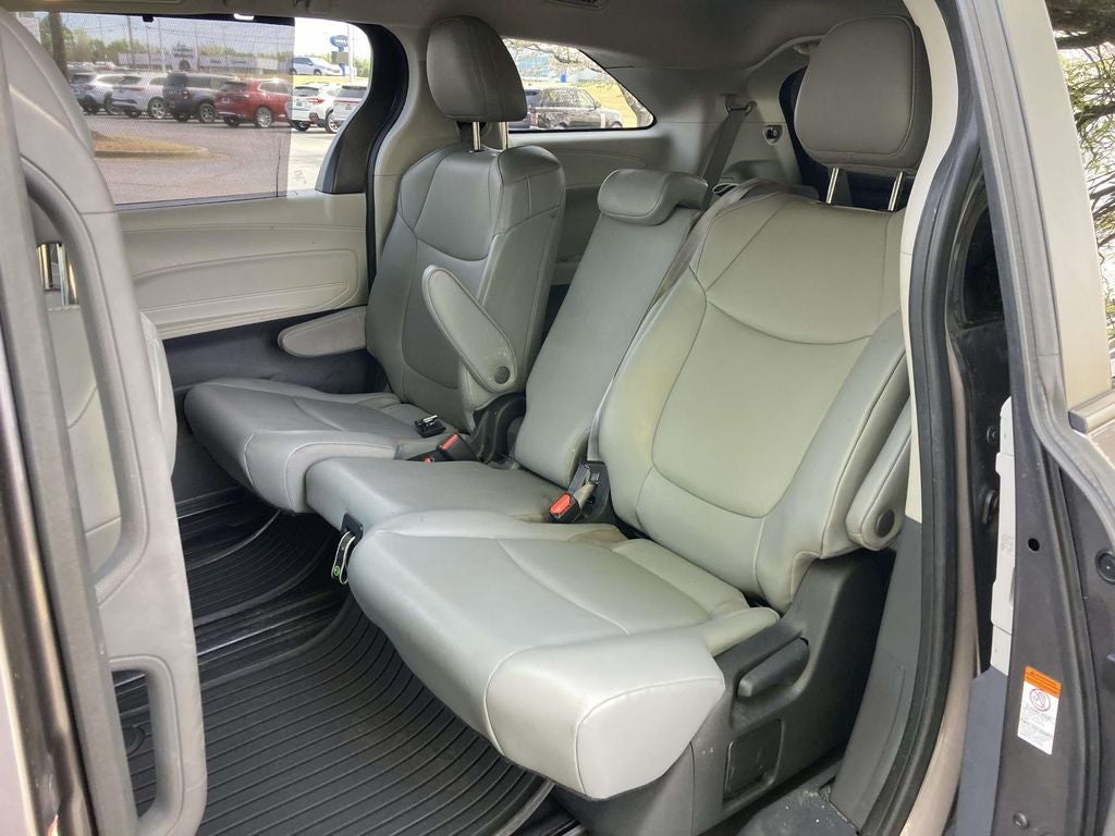 2023 Toyota Sienna XLE 8 Passenger