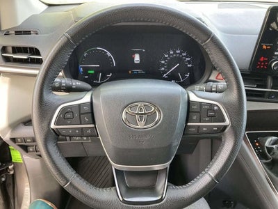 2023 Toyota Sienna XLE 8 Passenger